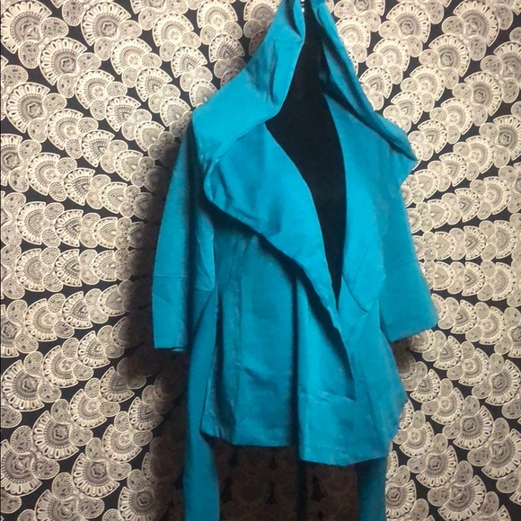 🆕 Jade Jacket with Hood - Picture 9 of 17